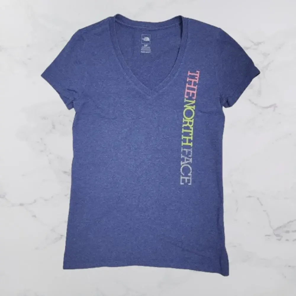 The North Face Blue V-Neck Small Fitted Short Sleeve T-Shirt - Picture 4 of 5